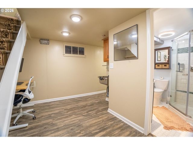 10316 Ne SACRAMENTO St, Portland, OR 97220