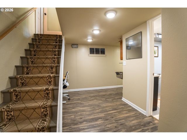 10316 Ne SACRAMENTO St, Portland, OR 97220