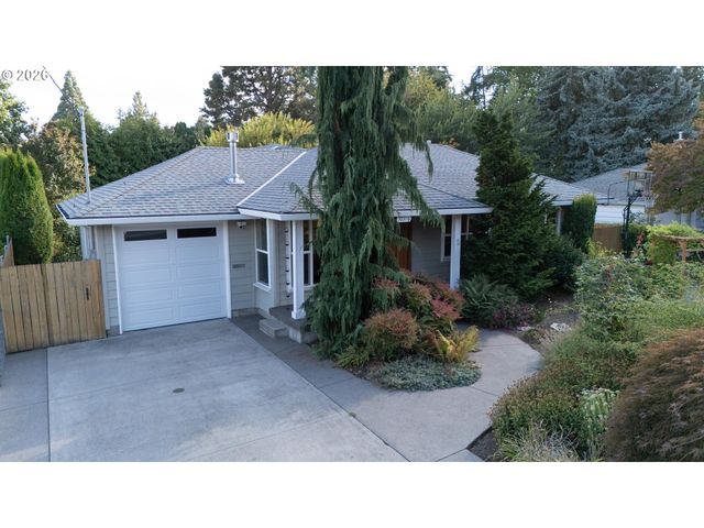 10316 Ne SACRAMENTO St, Portland, OR 97220