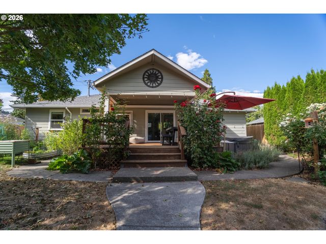 10316 Ne SACRAMENTO St, Portland, OR 97220