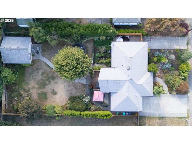 10316 Ne SACRAMENTO St, Portland, OR 97220