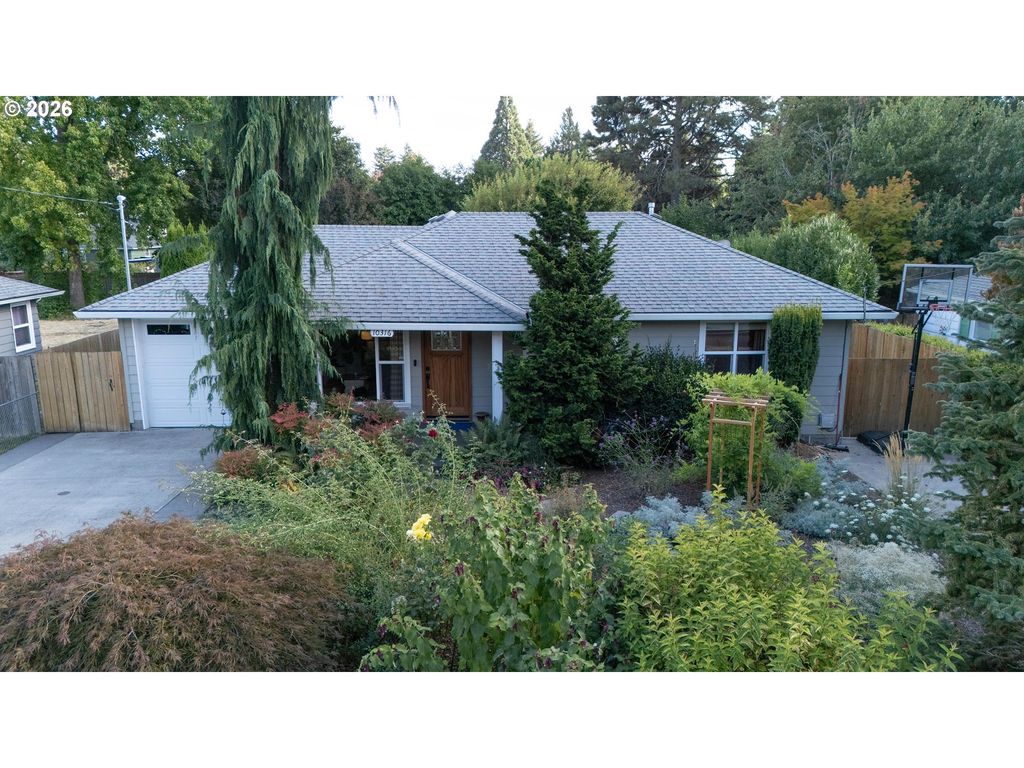 10316 Ne SACRAMENTO St, Portland, OR 97220