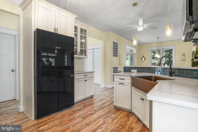 5403 PEARL DR, Chincoteague Island, VA 23336