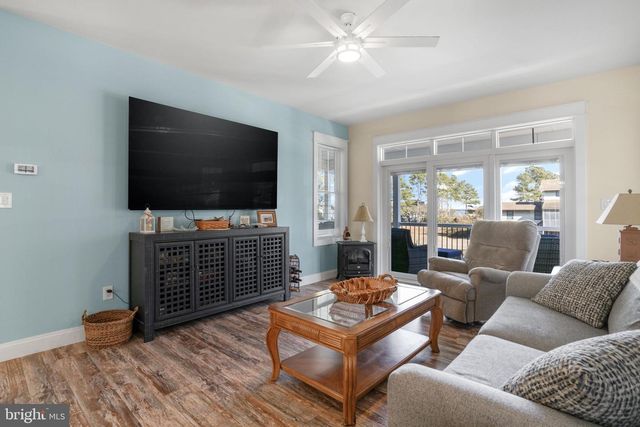 5403 PEARL DR, Chincoteague Island, VA 23336