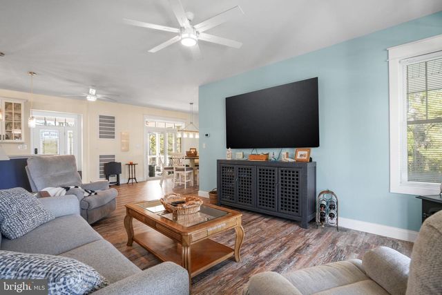 5403 PEARL DR, Chincoteague Island, VA 23336