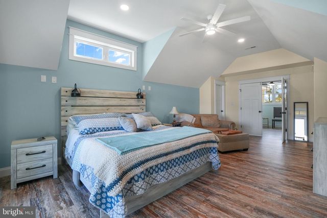 5403 PEARL DR, Chincoteague Island, VA 23336