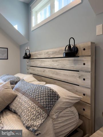 5403 PEARL DR, Chincoteague Island, VA 23336