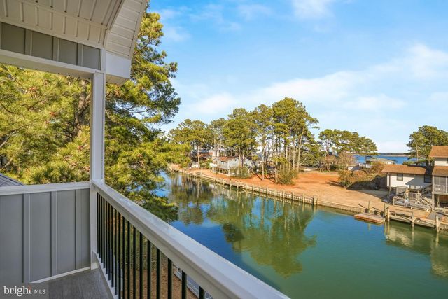 5403 PEARL DR, Chincoteague Island, VA 23336