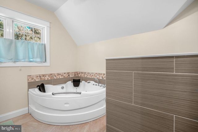 5403 PEARL DR, Chincoteague Island, VA 23336