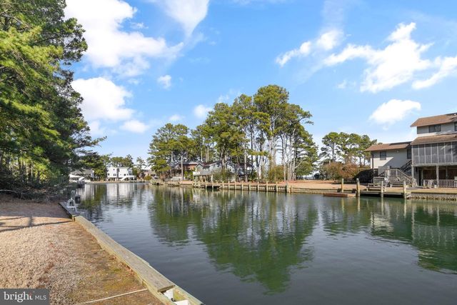 5403 PEARL DR, Chincoteague Island, VA 23336