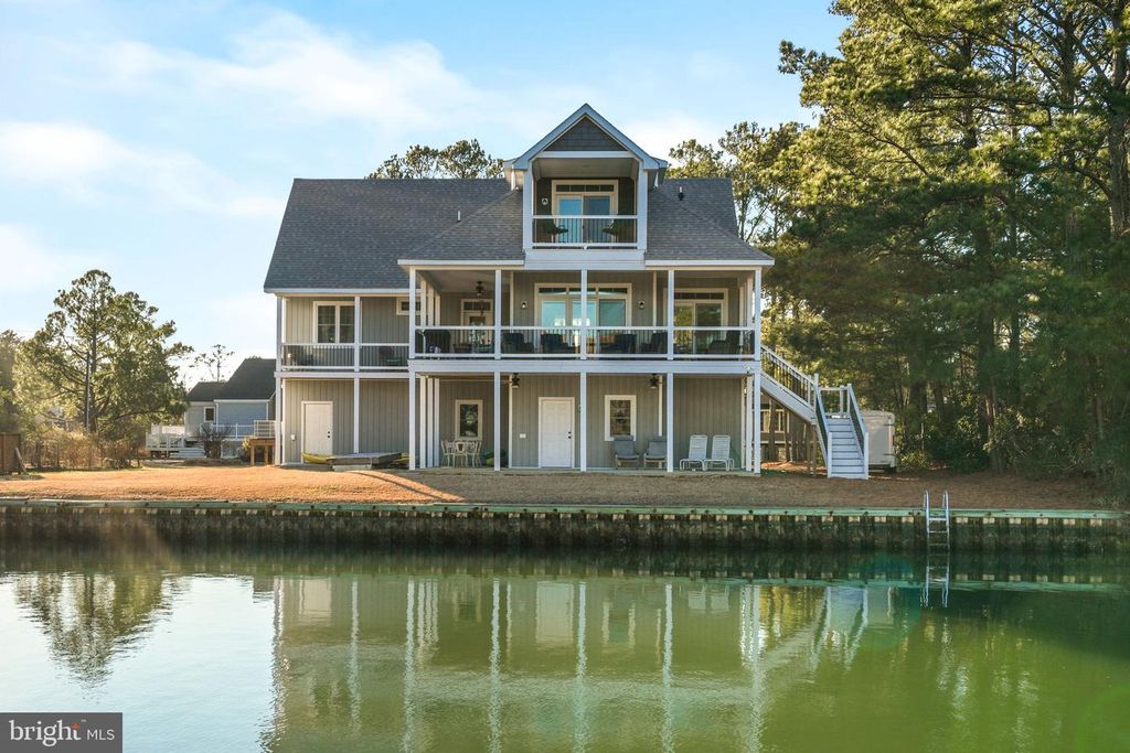 5403 PEARL DR, Chincoteague Island, VA 23336