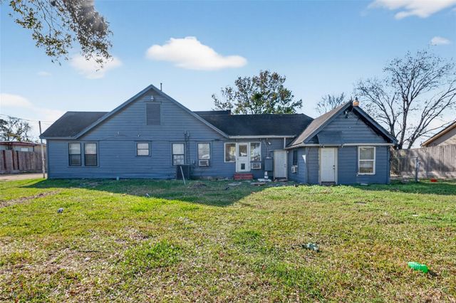 15627 Market Street, Channelview, TX 77530