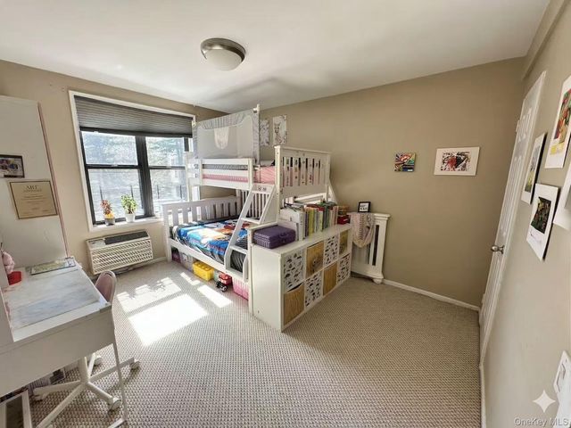 224-24 Union Turnpike 4R, Oakland Gardens, NY 11427