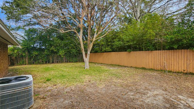 109 NW Maurice Avenue, Fort Walton Beach, FL 32548