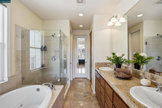 6560 Deerfield Dr, Vallejo, CA 94591