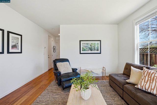 6560 Deerfield Dr, Vallejo, CA 94591