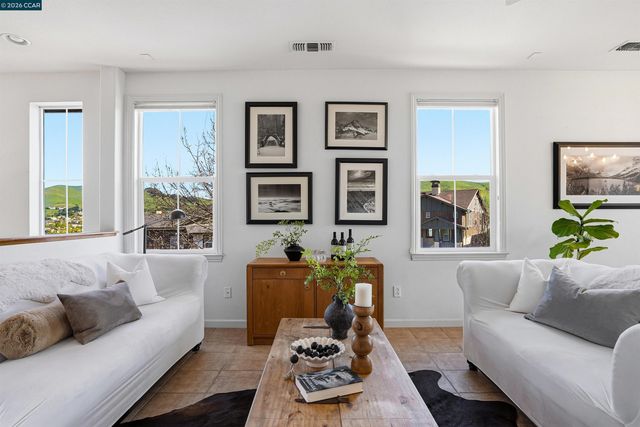 6560 Deerfield Dr, Vallejo, CA 94591