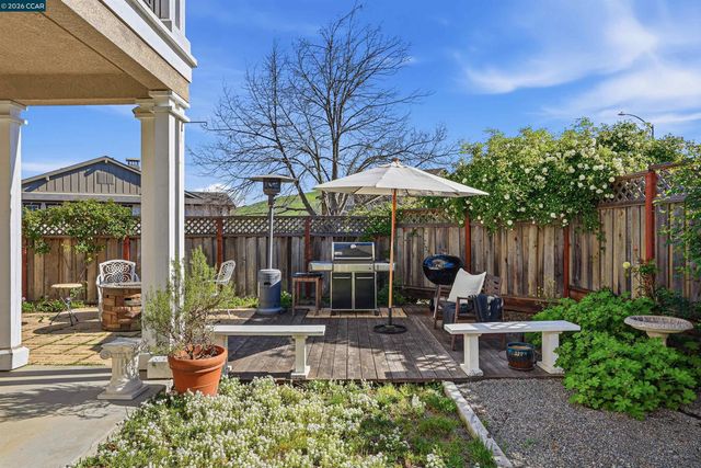 6560 Deerfield Dr, Vallejo, CA 94591