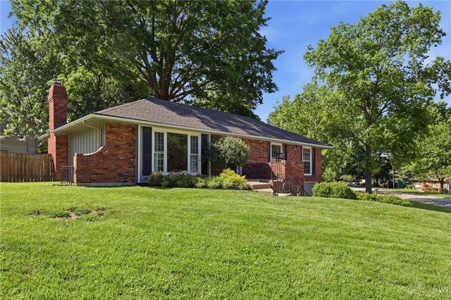 921 Glen Haven Circle, Liberty, MO 64068