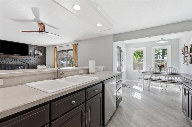 921 Glen Haven Circle, Liberty, MO 64068