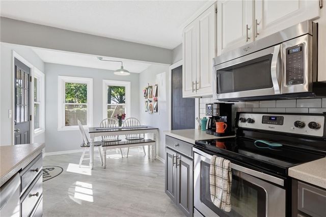 921 Glen Haven Circle, Liberty, MO 64068