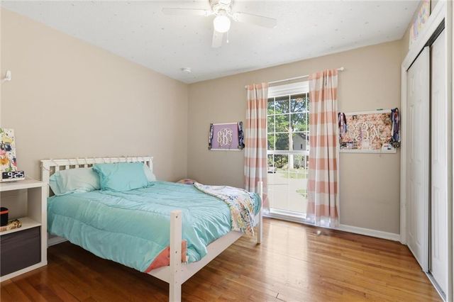 921 Glen Haven Circle, Liberty, MO 64068