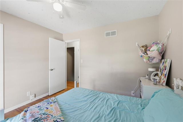 921 Glen Haven Circle, Liberty, MO 64068