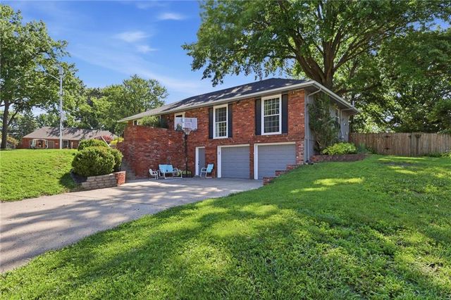 921 Glen Haven Circle, Liberty, MO 64068