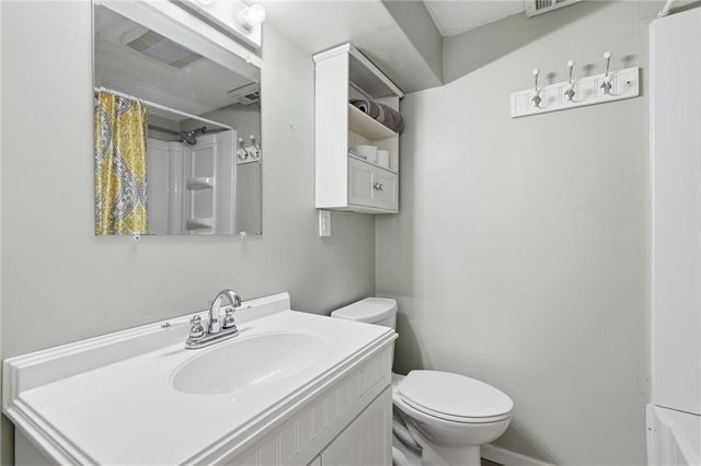 921 Glen Haven Circle, Liberty, MO 64068