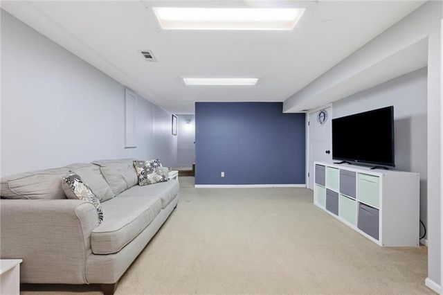 921 Glen Haven Circle, Liberty, MO 64068