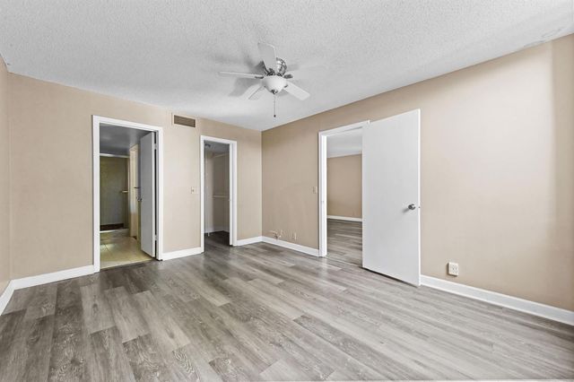 4080 Tivoli Court 202, Lake Worth, FL 33467