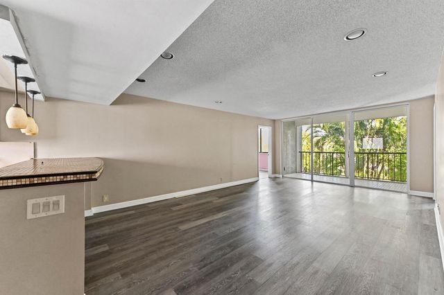 4080 Tivoli Court 202, Lake Worth, FL 33467