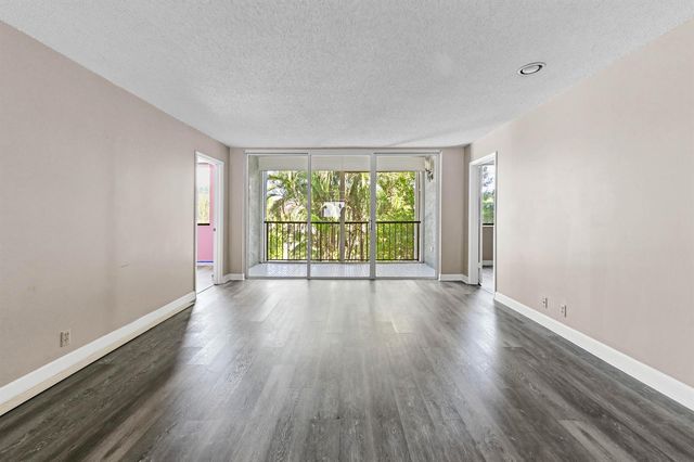 4080 Tivoli Court 202, Lake Worth, FL 33467