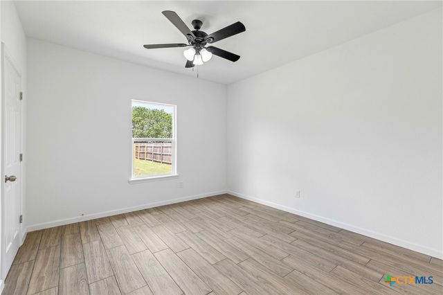 907 Fannin Street, Lockhart, TX 78644
