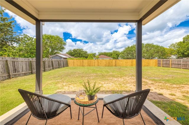 907 Fannin Street, Lockhart, TX 78644