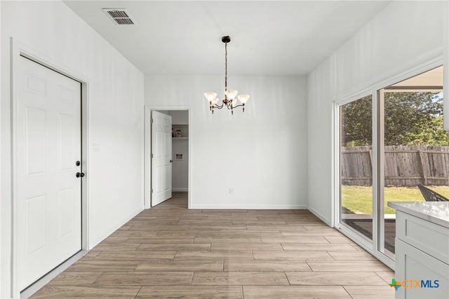907 Fannin Street, Lockhart, TX 78644