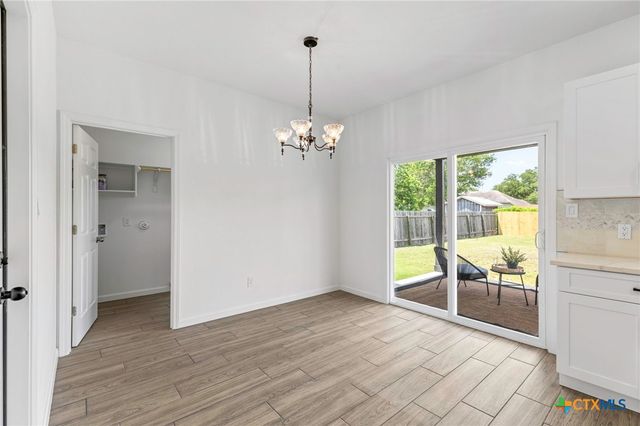 907 Fannin Street, Lockhart, TX 78644