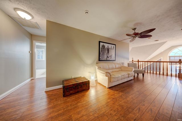 9040 Steward Road, Tell City, IN 47586