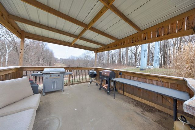 9040 Steward Road, Tell City, IN 47586