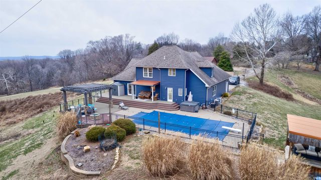 9040 Steward Road, Tell City, IN 47586