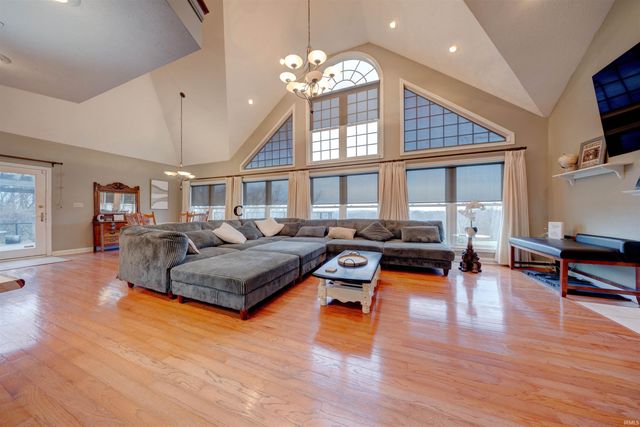 9040 Steward Road, Tell City, IN 47586