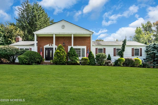 7 Mayflower Drive, Red Bank, NJ 07701