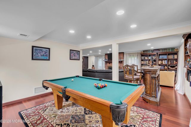 7 Mayflower Drive, Red Bank, NJ 07701