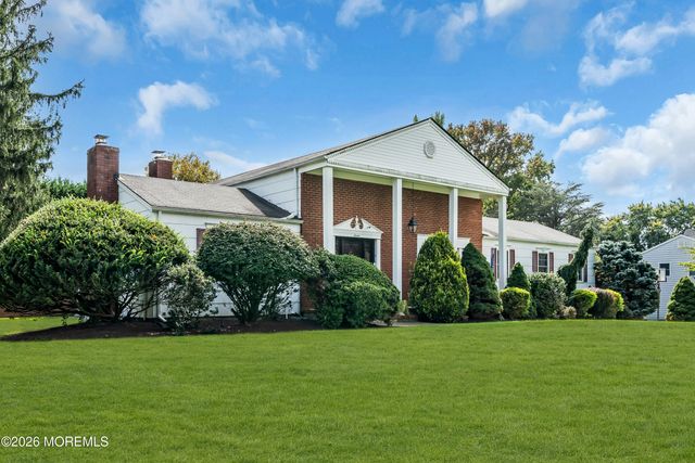 7 Mayflower Drive, Red Bank, NJ 07701