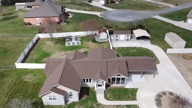 577 Maple Springs Rd, Manchester, TN 37355