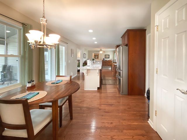 577 Maple Springs Rd, Manchester, TN 37355