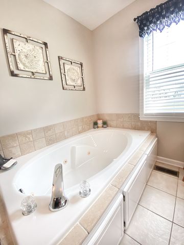 577 Maple Springs Rd, Manchester, TN 37355