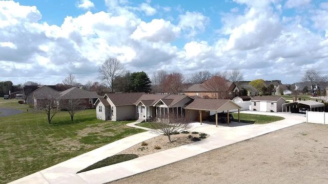 577 Maple Springs Rd, Manchester, TN 37355