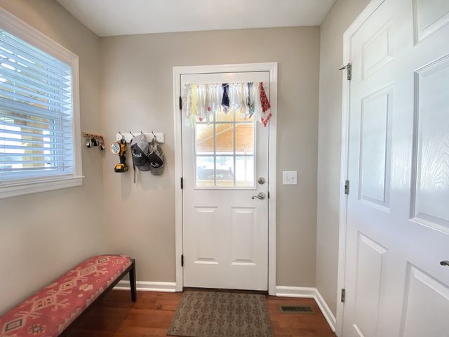 577 Maple Springs Rd, Manchester, TN 37355