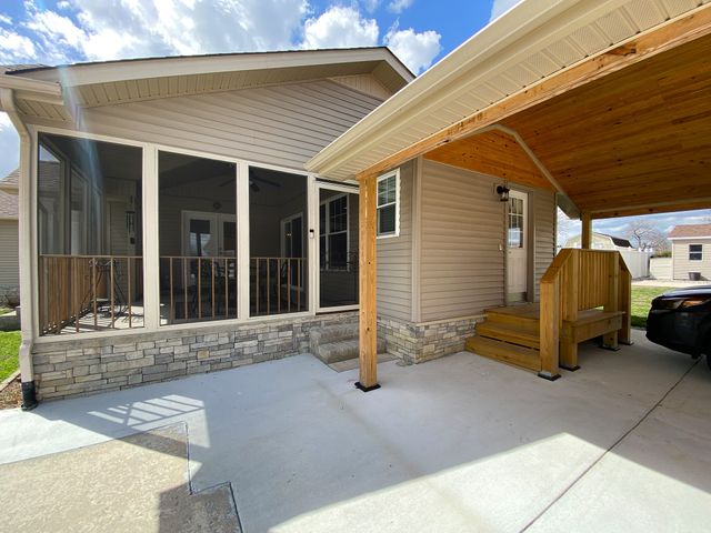 577 Maple Springs Rd, Manchester, TN 37355